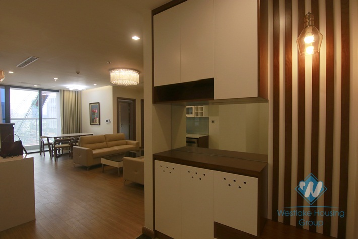 Nice three bedrooms apartment for rent in Vinhome Metropolis, Ba Dinh district, Ha Noi